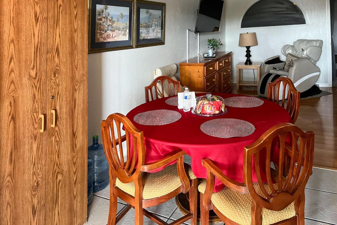 Captain'S Table Hotel By Everglades Adventures Екстериор снимка