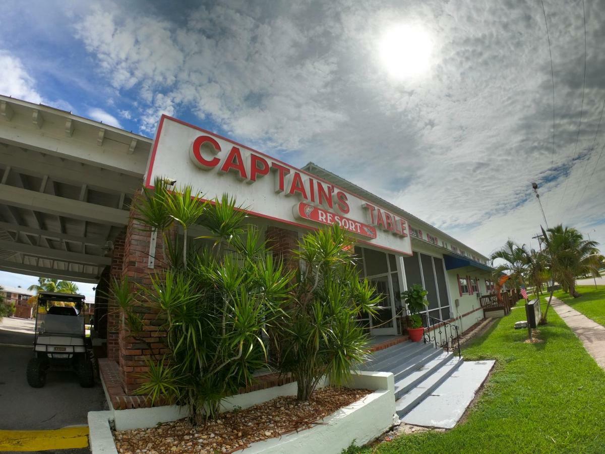 Captain'S Table Hotel By Everglades Adventures Екстериор снимка